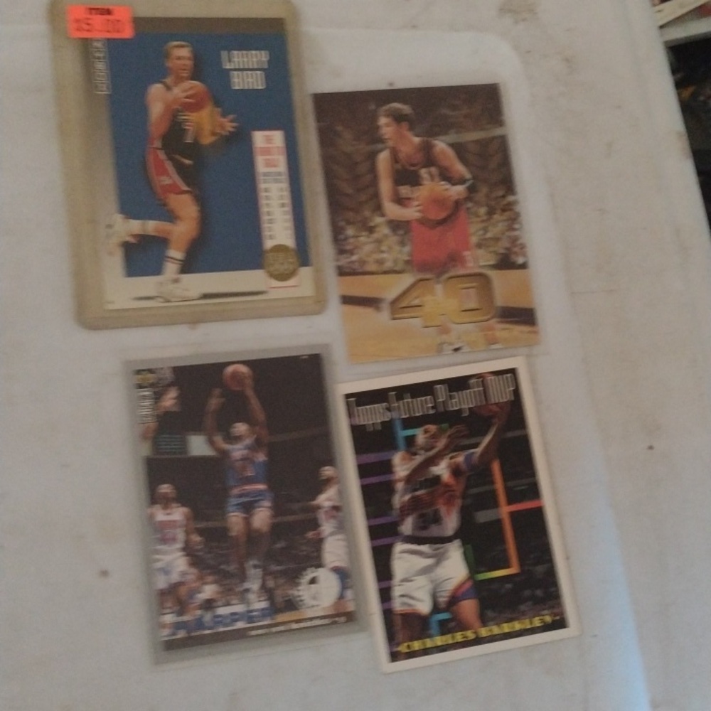 Assorted Basketball Trading Cards - Picture 6 of 6
